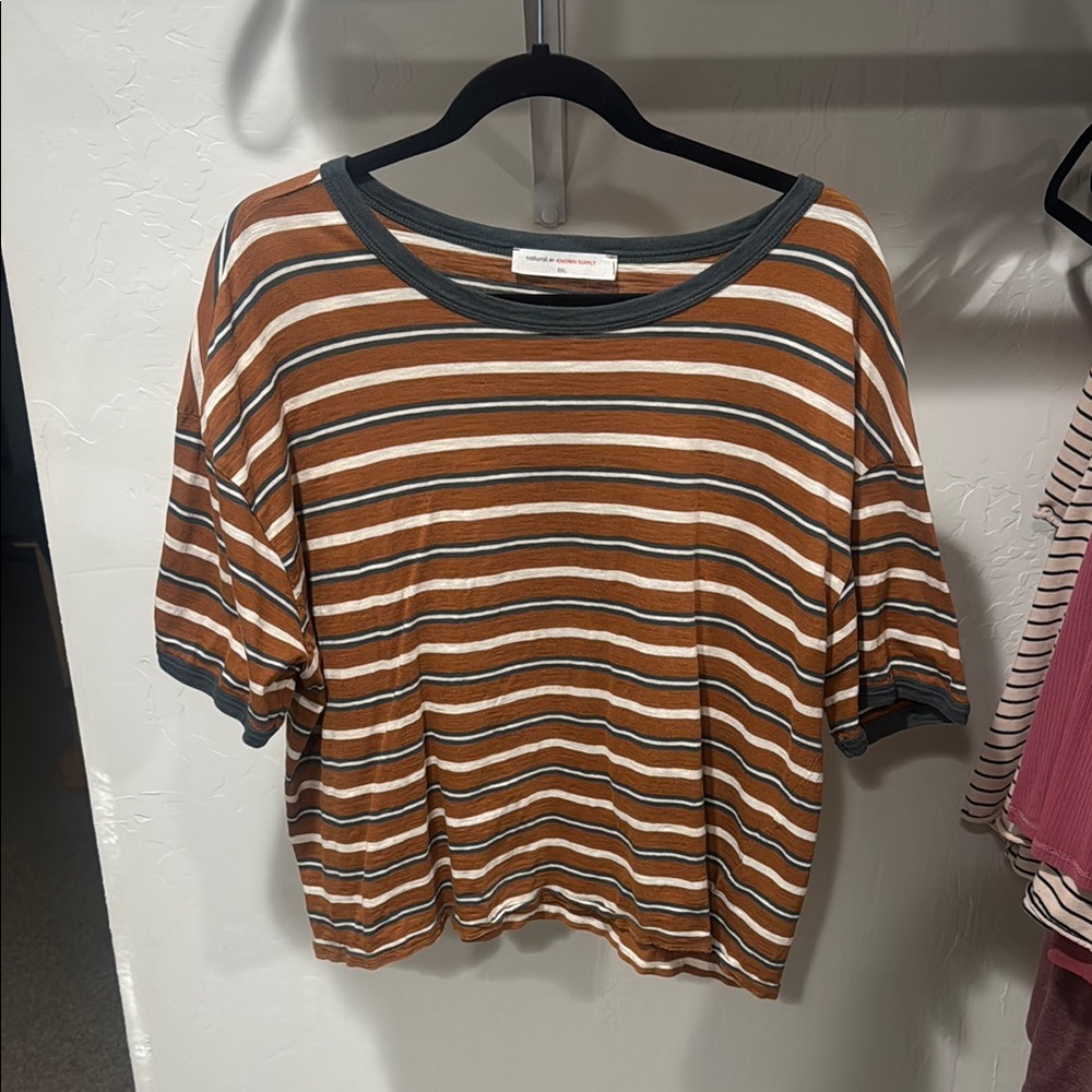Brown Short Sleeve Boxy T-Shirt with Relaxed Fit